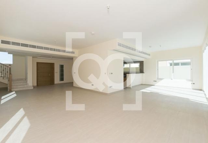 4 Bedrooms Bright and Beautiful Villa in Jumeirah Park Nova