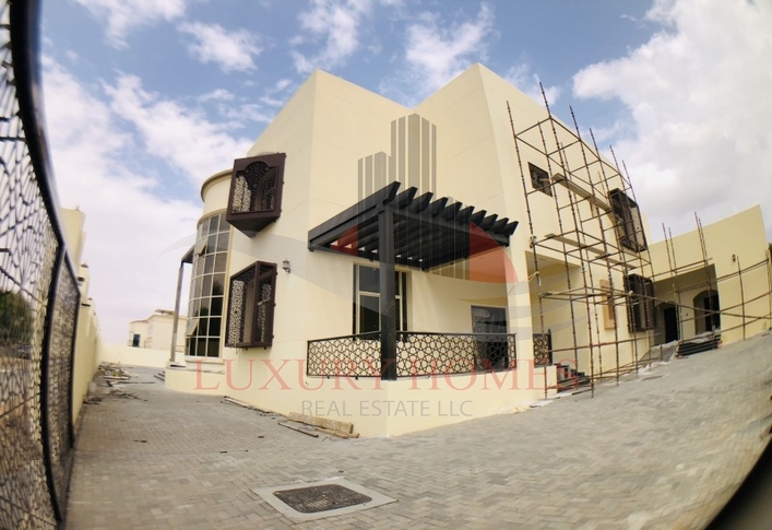 Brand New Independent Villa with Main Road View