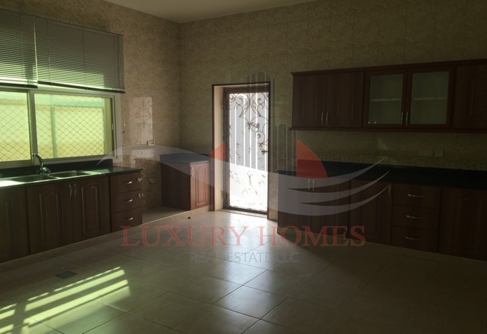 Spacious Villa with Private Entrance and Yard
