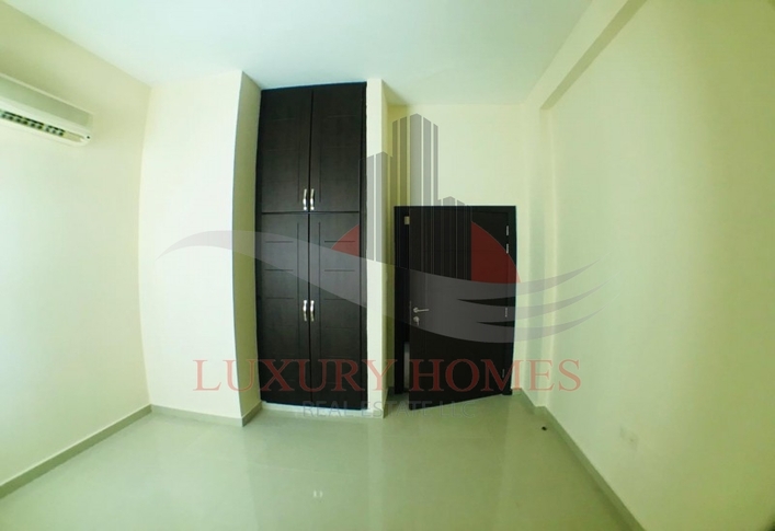 Main Road View Commercial Villa with Basement