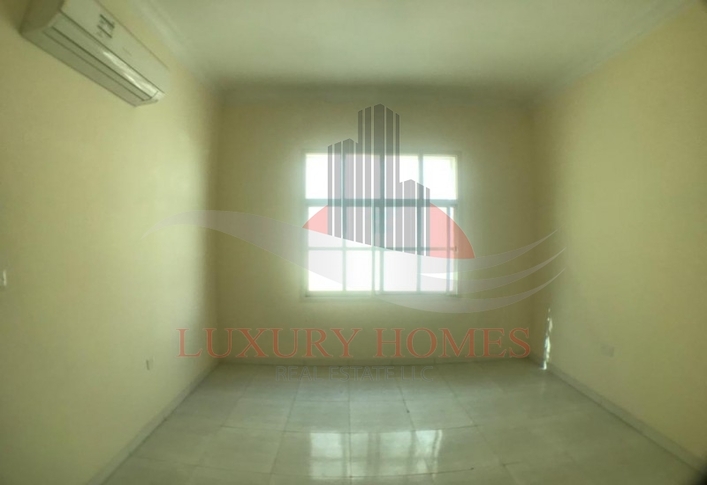 Main road View Ground Floor Apt with Shaded Parking 