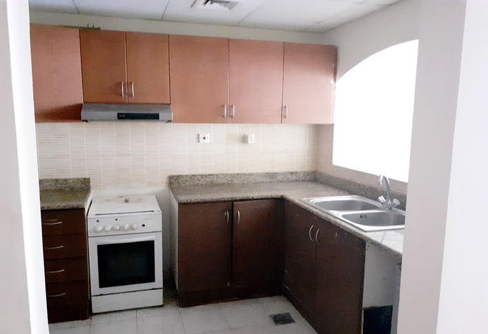 Hot Deal | 1BR in Lake Point | Lake View