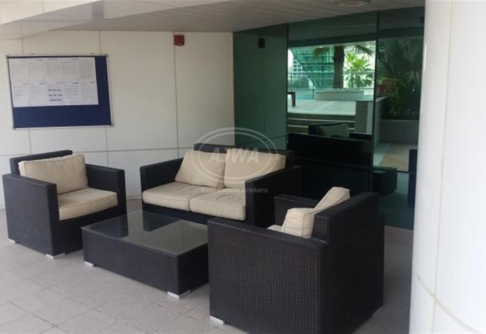 Retail Shop with Outside Sitting Area | Lake View