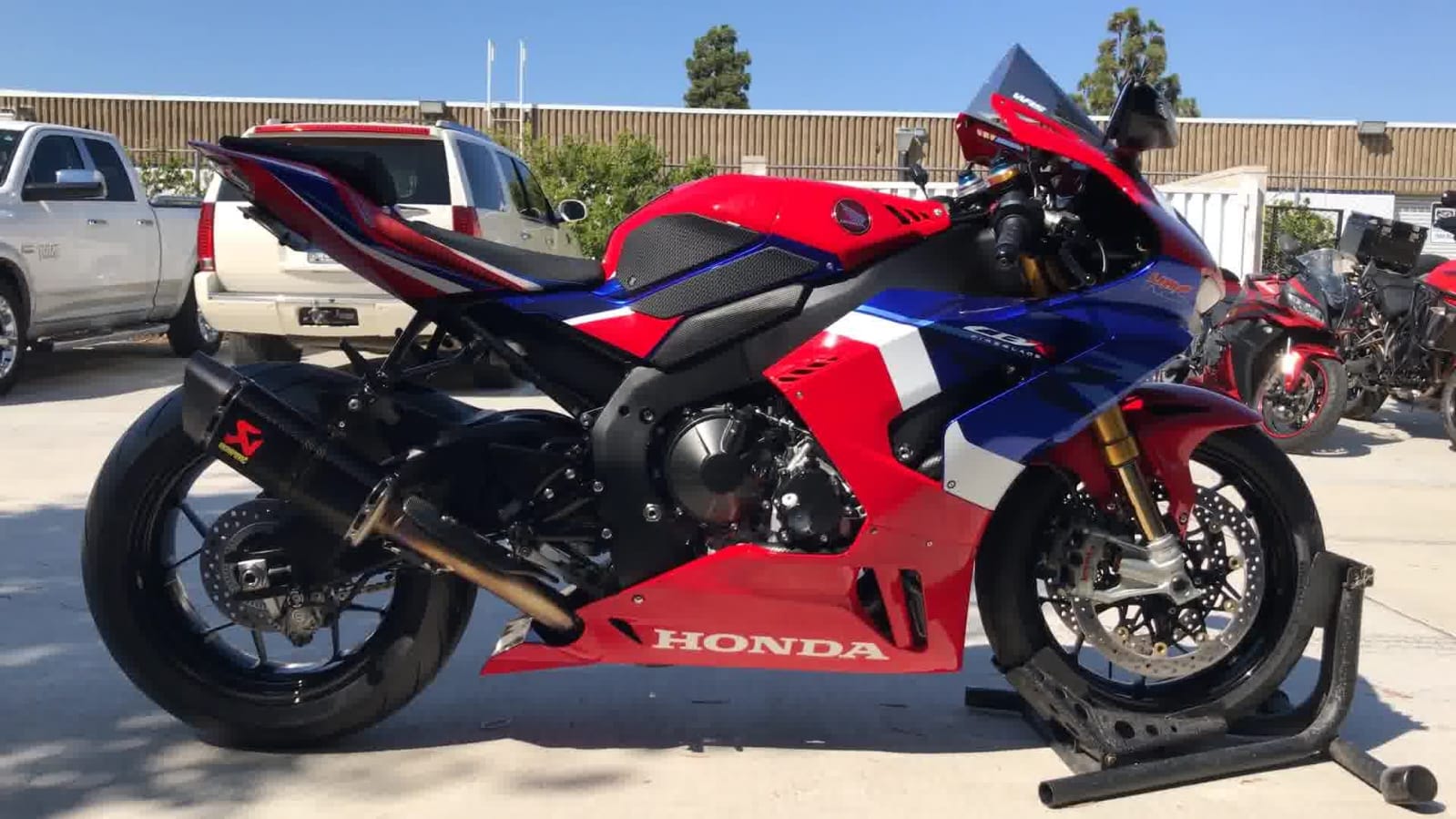 2021 Honda CBR 1000RR ABS with 6477 Miles,what's app  +971554696