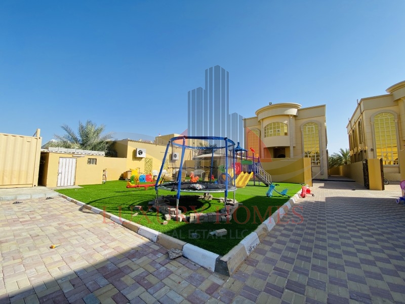 Common Entrance with Private Yard and Kids Play Area