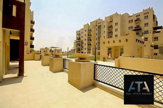 Al Thamam Podium 3 Bedrooms with Terrace apt