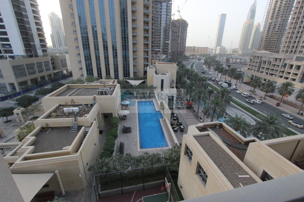 2 Bedroom Apartment with Pool and Blvd View
