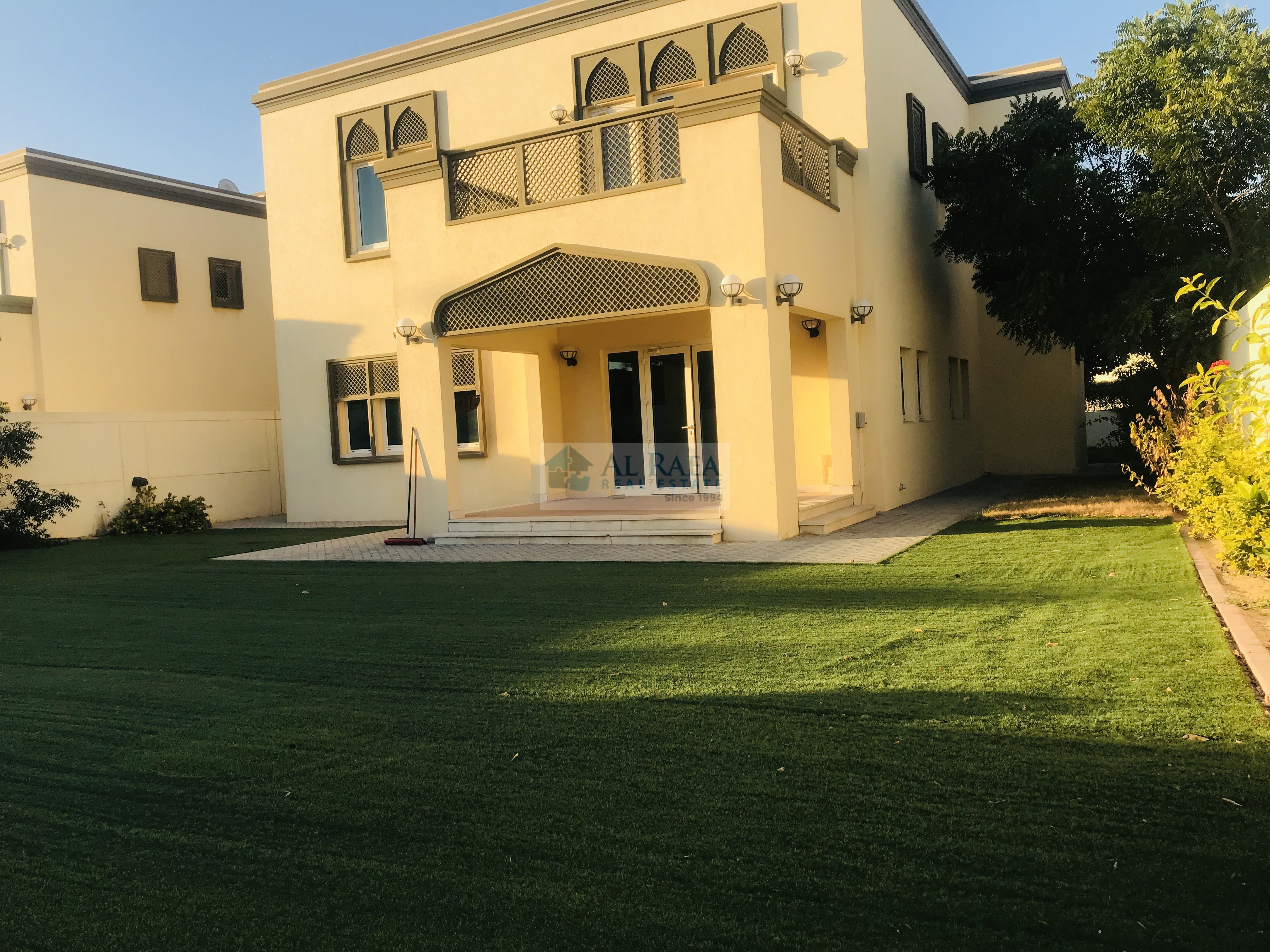 3/Br+ M Villa In Jumeirah Park District-6